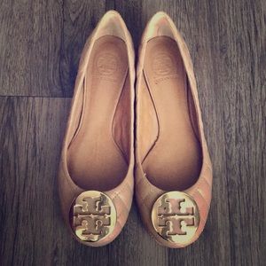 TORY BURCH QUILTED FLATS (nude/camel)